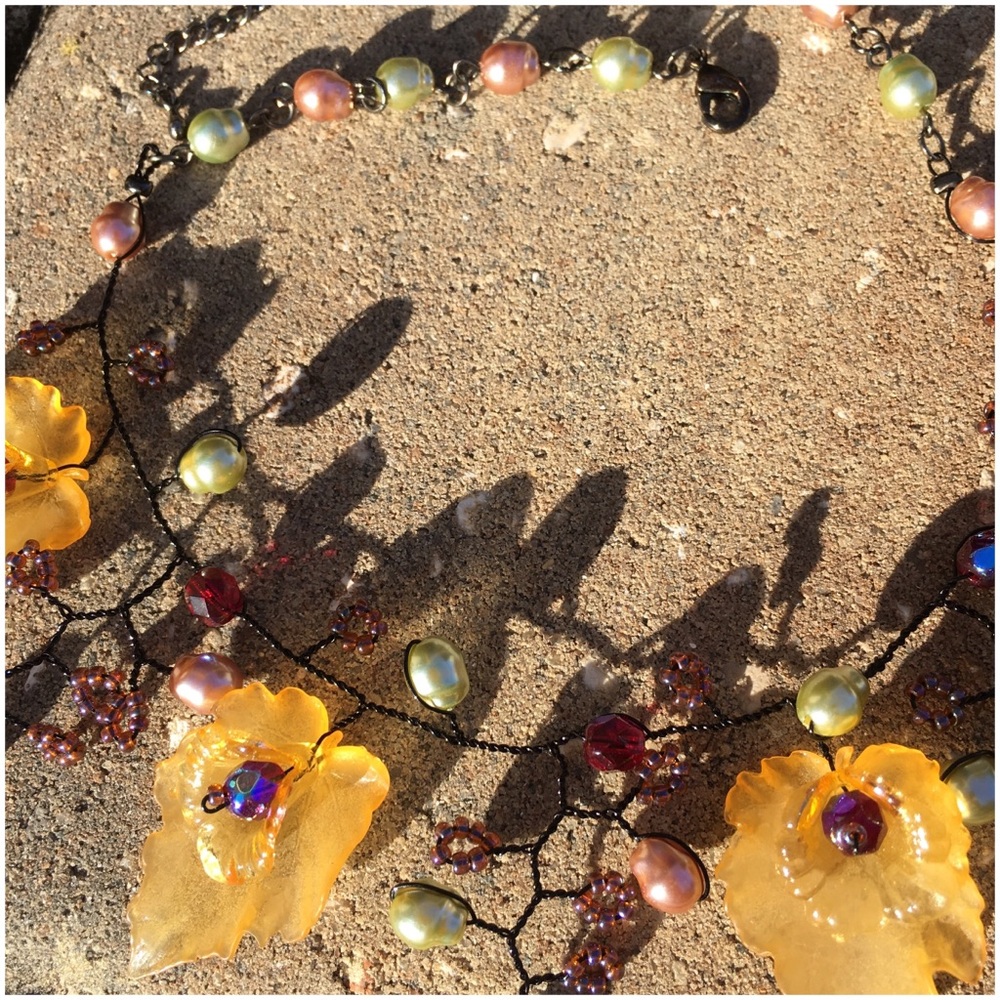 Freshwater Pearl  & Lucite Flowers Wire Art Necklace